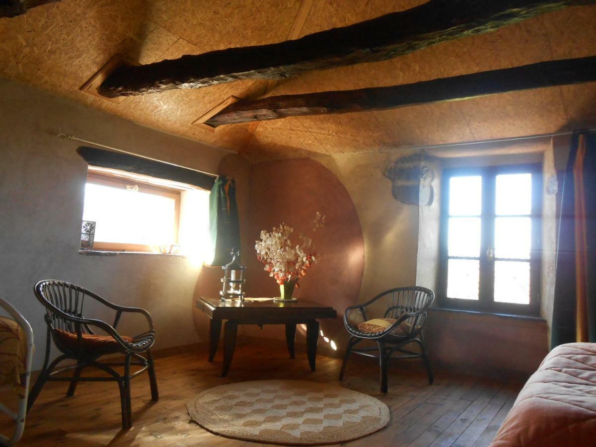 Saint-Izaire Chambre D'Hotes Des Monts מראה חיצוני תמונה