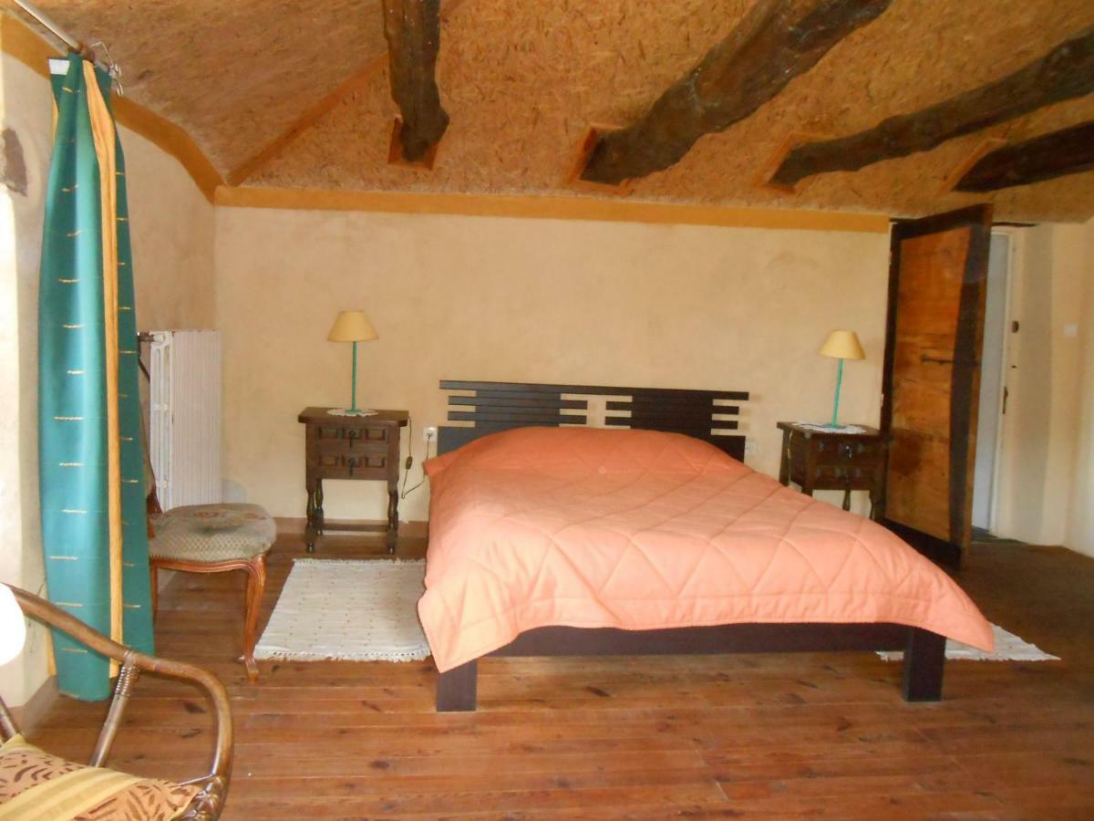 Saint-Izaire Chambre D'Hotes Des Monts מראה חיצוני תמונה